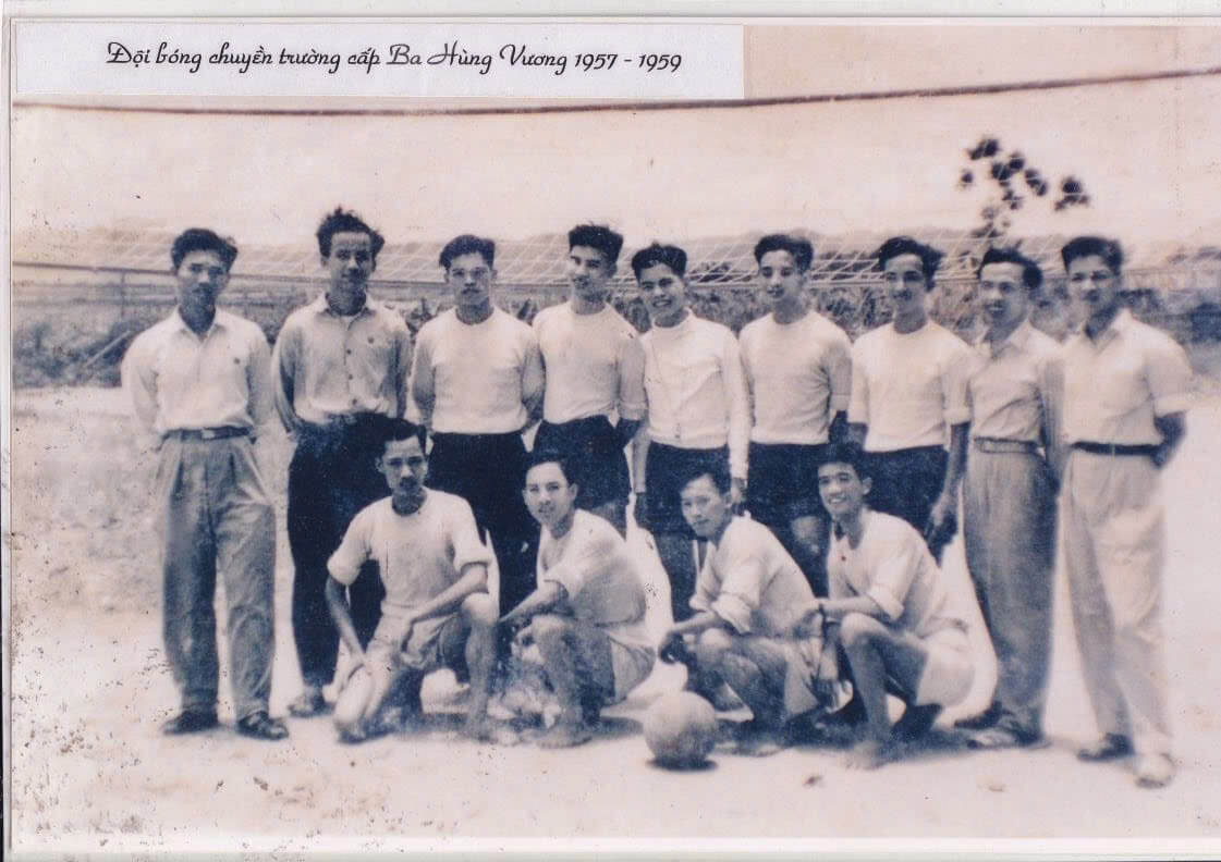 Đội bóng chuyền trường cấp ba Hùng Vương 1957 - 1959