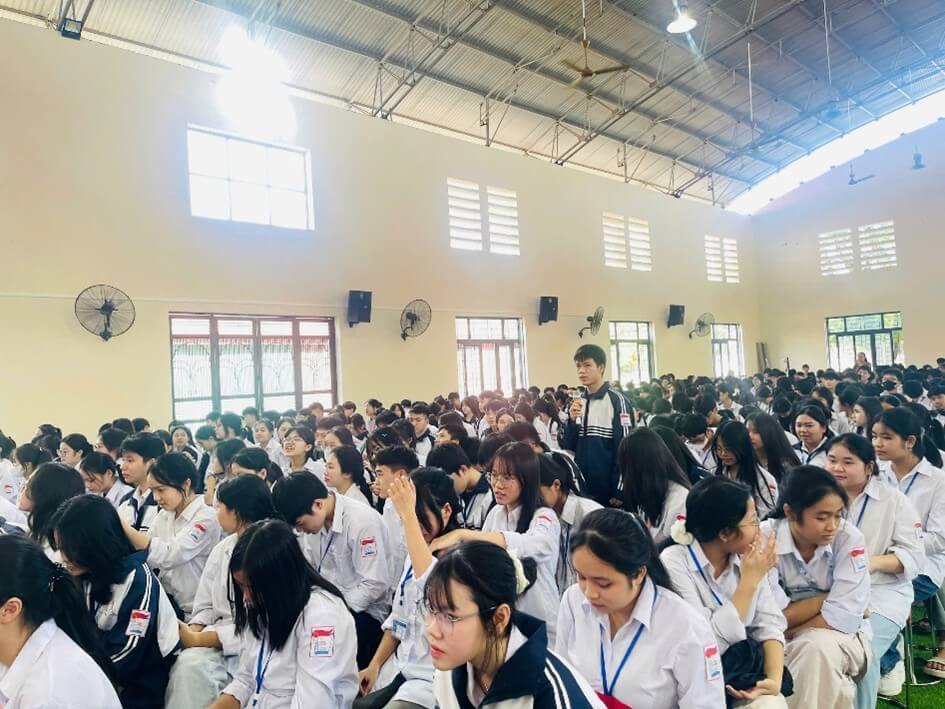 Trường THPT Hùng Vương tổ chức tập huấn phát triển năng lực số