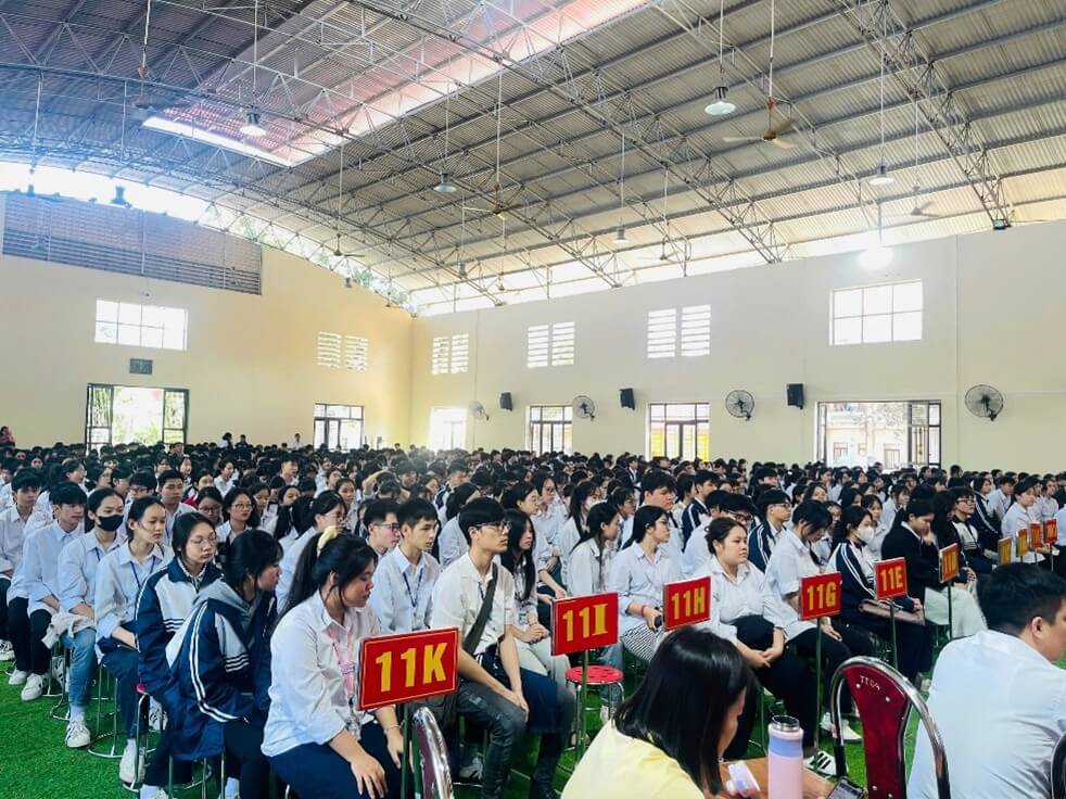 Trường THPT Hùng Vương tổ chức tập huấn phát triển năng lực số